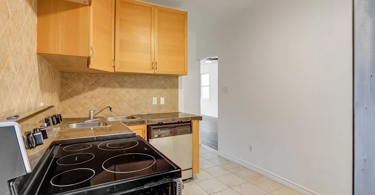 Unit #1-136 Ontario Avenue, Hamilton, ON, L8N 2X3 - 17