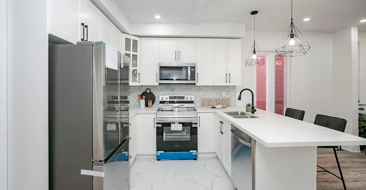 20 Somerset Avenue E, Hamilton, ON, L8L 2L5 - 10