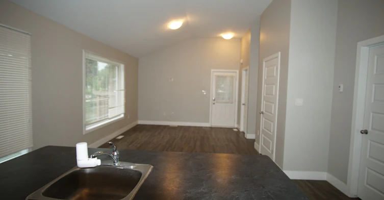 B-371 Vesta Place, London, ON, N5Y 1G4 - 2