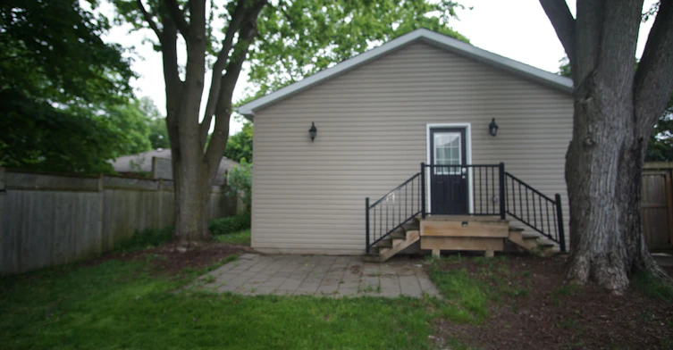 B-371 Vesta Place, London, ON, N5Y 1G4