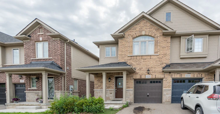 113 Echovalley Drive, Hamilton, ON, L8J 0H1