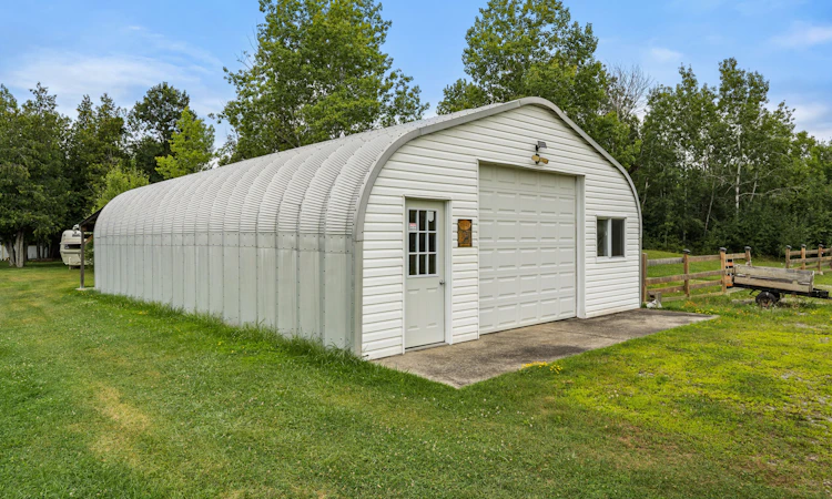 93 Sturgeon Glen Road