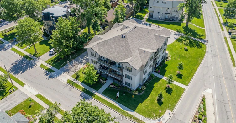202-369 Hunter Street W, Peterborough, ON, K9H 2M5