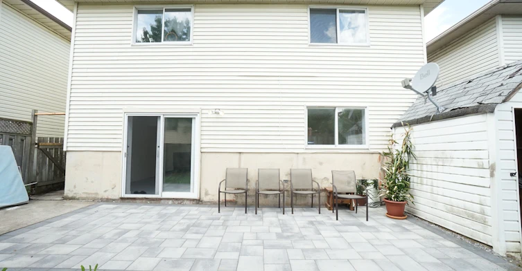 Gound & Bsmt-594 Queen Victoria Drive, Hamilton, ON, L8W 3E5 - 3