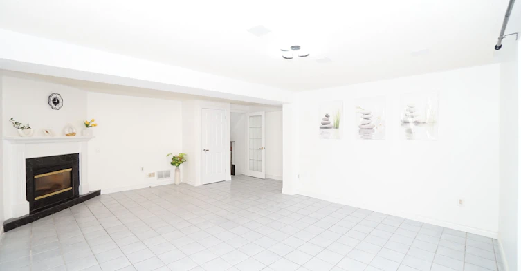 Gound & Bsmt-594 Queen Victoria Drive, Hamilton, ON, L8W 3E5 - 5