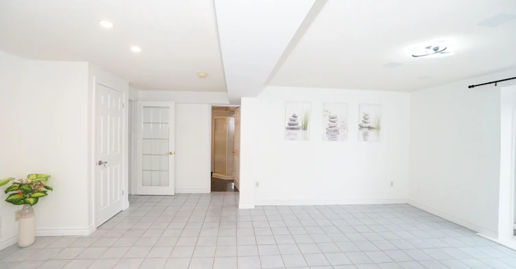 Gound & Bsmt-594 Queen Victoria Drive, Hamilton, ON, L8W 3E5 - 6