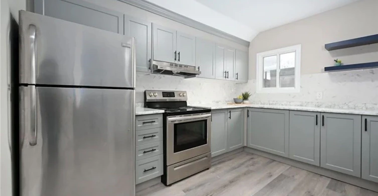 Upper Level-31 Greenaway Avenue, Hamilton, ON, L8C 6C3 - 4