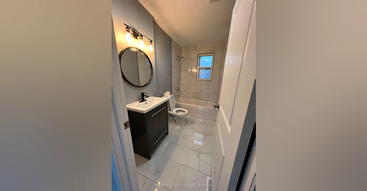 Upper Level-121 Park Row N, Hamilton, ON, L8H 4E7 - 4