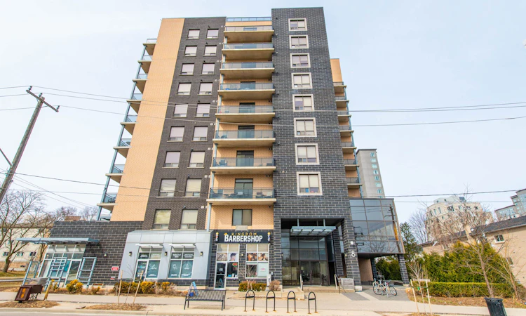 901-8 Hickory Street W