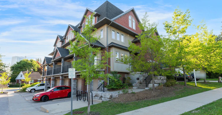 5-487 East Avenue, Kitchener, ON, N2H 0A8 - 2