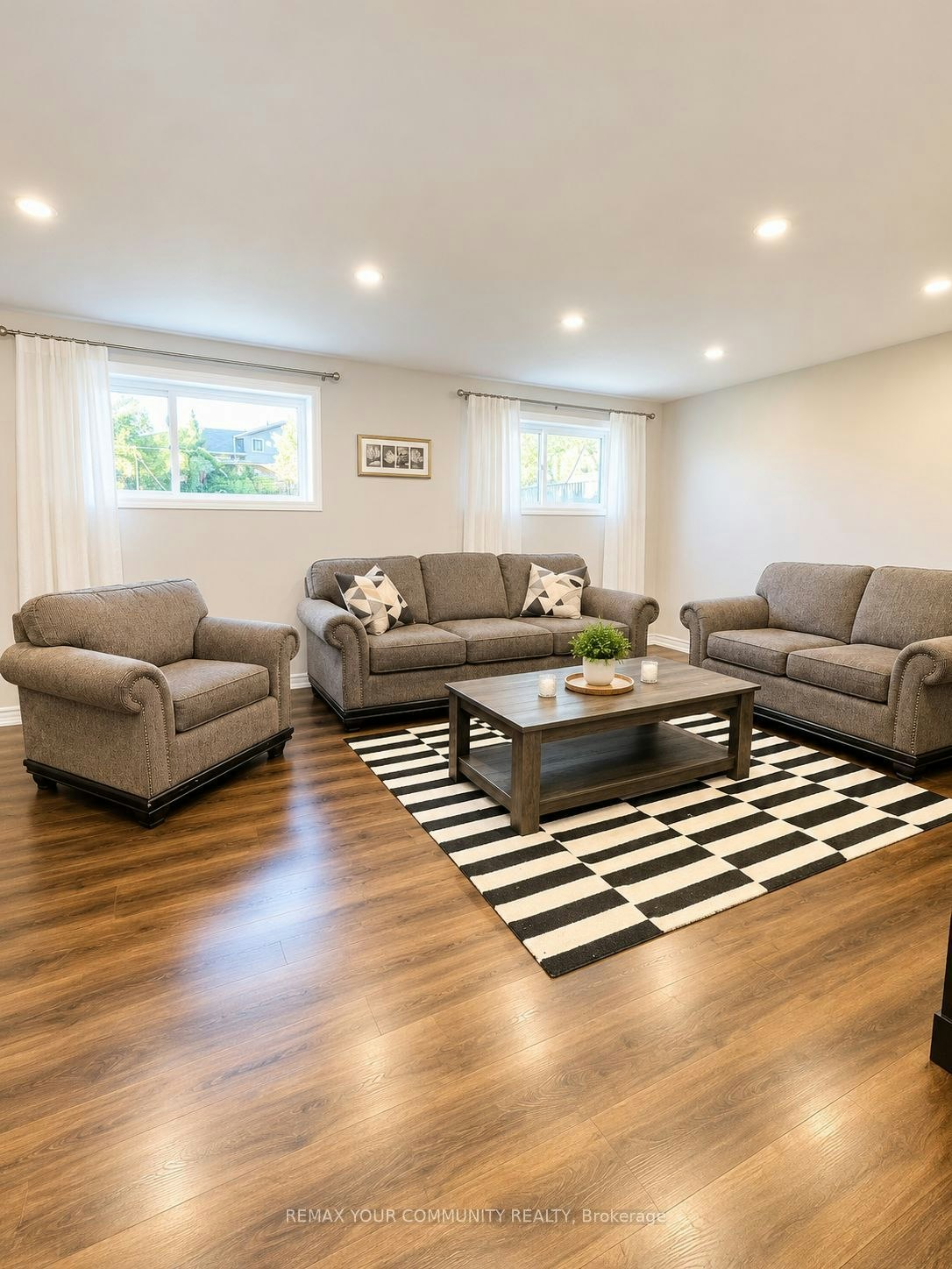 3237 Corry Crescent, Niagara Falls, ON, L2G 7G2 - 2
