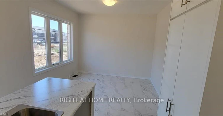 36 Granite Ridge Trail, Hamilton, ON, L8Y 1B5 - 4