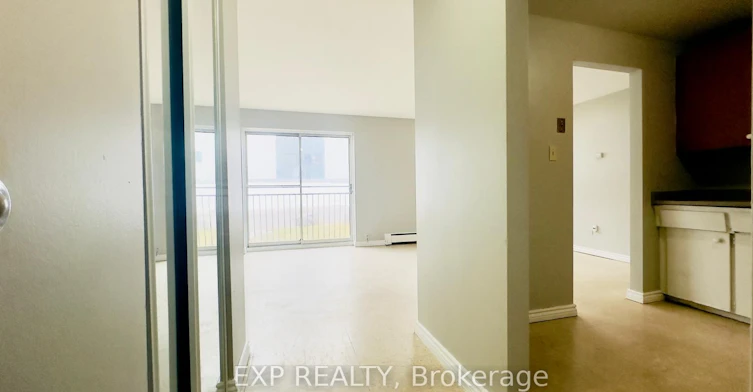 202-76 Brybeck Crescent, Kitchener, ON, N2M 2C6 - 2