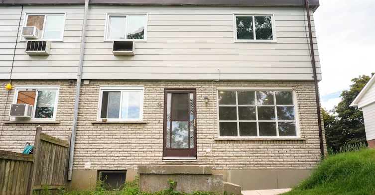 3-19 Brenda Court, Brantford, ON, N3R 2L8