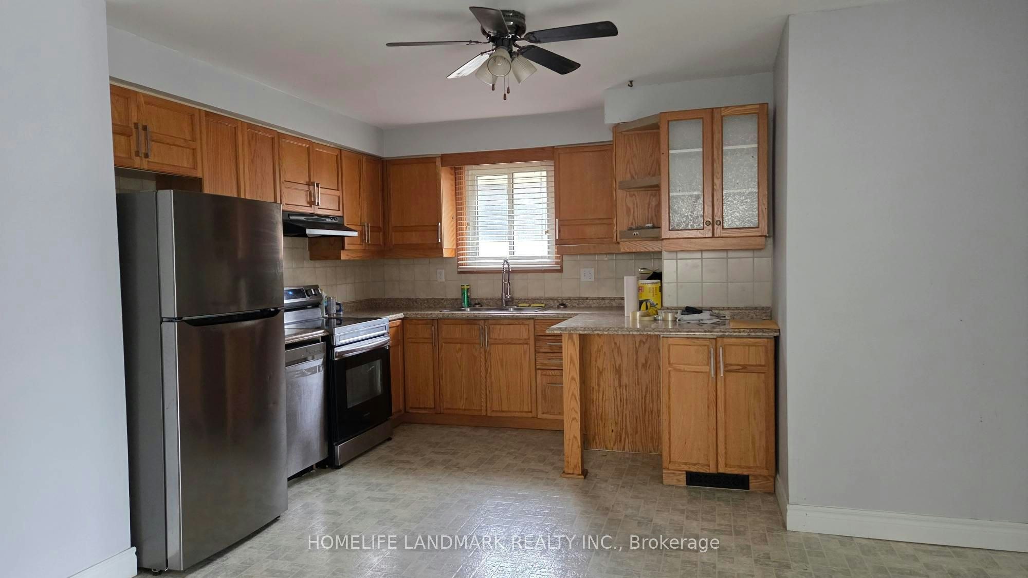 33 Elora Drive, Hamilton, ON, L9C 6T4 - 6