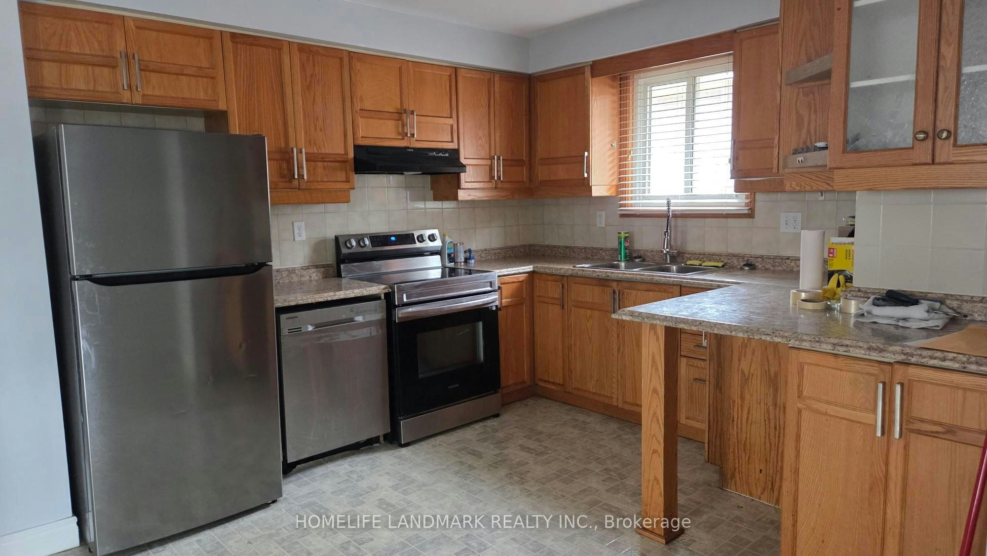 33 Elora Drive, Hamilton, ON, L9C 6T4 - 5