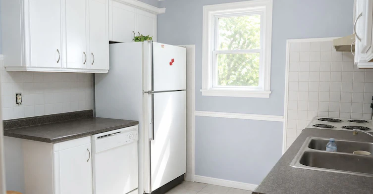 Main-70 Tunis Street, St. Catharines, ON, L2S 1E5 - 2
