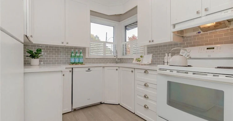 Main-128 Clarendon Avenue, Hamilton, ON, L9A 3A5 - 8