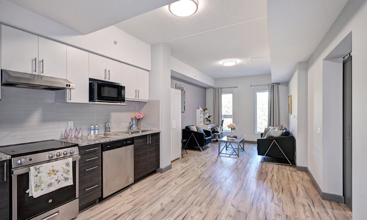 301-77 Leland Street E