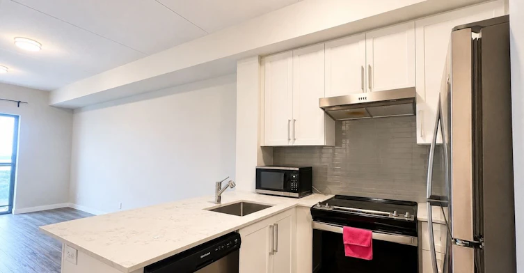 2210-15 Queen Street S, Hamilton, ON, L8P 0C6 - 13