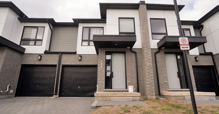 108-175 Doan Drive, Komoka, ON, N0L 1R0
