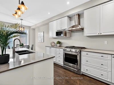 225 Skinner Road S - 5