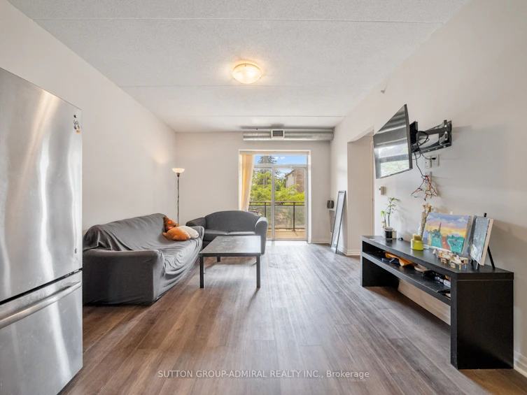 203-8 Hickory Street W, Waterloo, ON, N2L 3H6 - 7