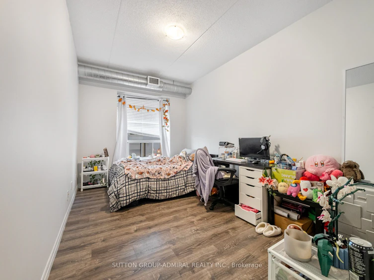203-8 Hickory Street W, Waterloo, ON, N2L 3H6 - 19