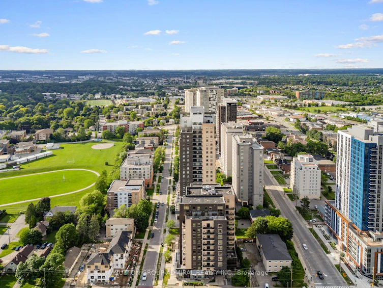 203-8 Hickory Street W, Waterloo, ON, N2L 3H6 - 37