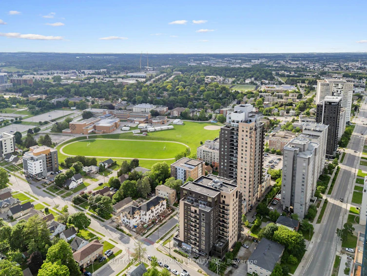 203-8 Hickory Street W, Waterloo, ON, N2L 3H6 - 38