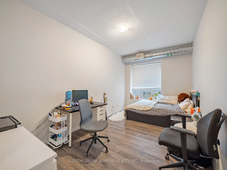 203-8 Hickory Street W, Waterloo, ON, N2L 3H6 - 15