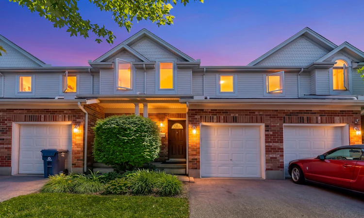 15-151 Clairfields Drive E