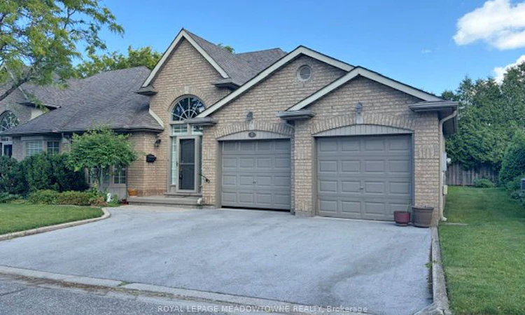 7-26 Red Haven Drive
