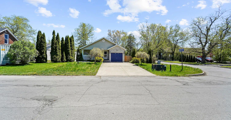 3640 Aberdeen Street, Niagara Falls, ON, L2G 7X4 - 2