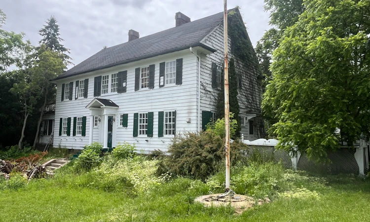 173 Lindsay Street S