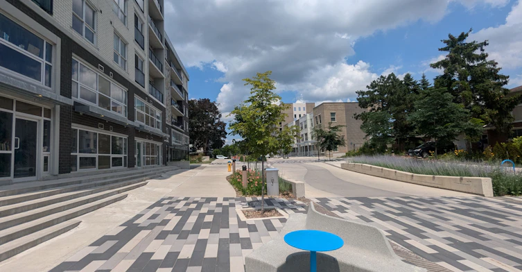 B610-275 Larch Street, Waterloo, ON, N2L 3R2 - 3