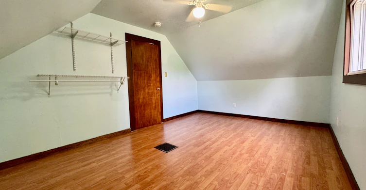 Upper-282 East 18th Street, Hamilton, ON, L9A 4P6 - 8