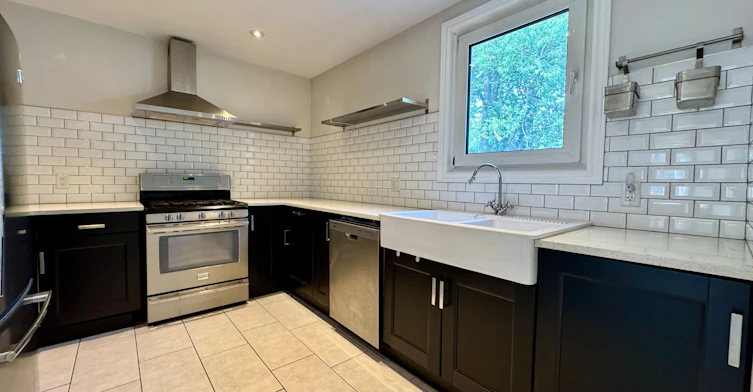 Upper-282 East 18th Street, Hamilton, ON, L9A 4P6 - 5