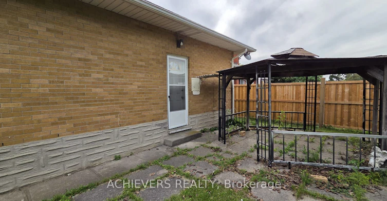 222 Sixth Avenue, Kitchener, ON, N2C 1R3 - 3