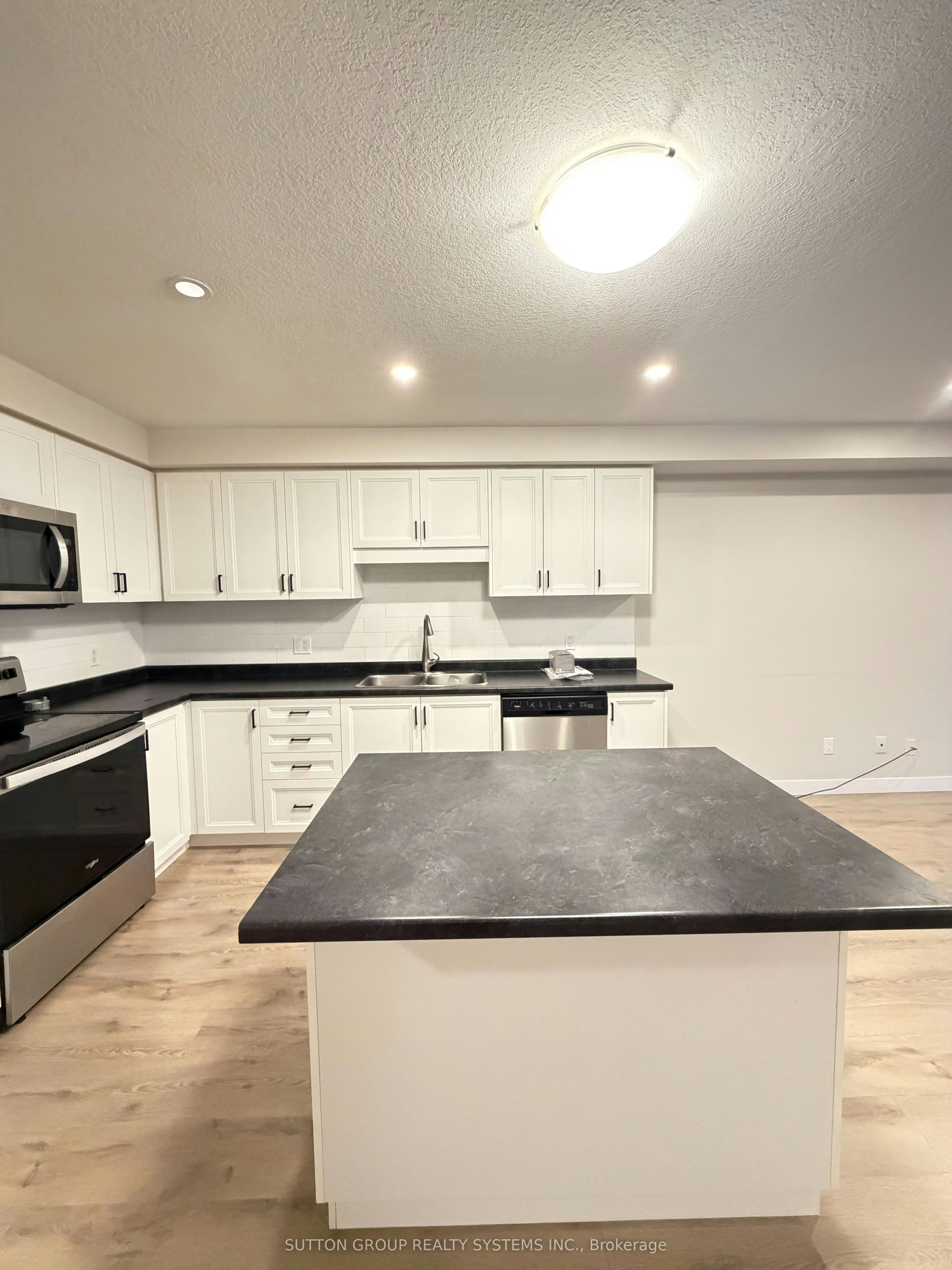 4-160 Stanley Street, Norfolk County, ON, N3Y 0G6 - 2