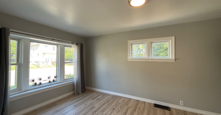 5082 Saint Lawrence Avenue, Niagara Falls, ON, L2E 3Y8 - 3