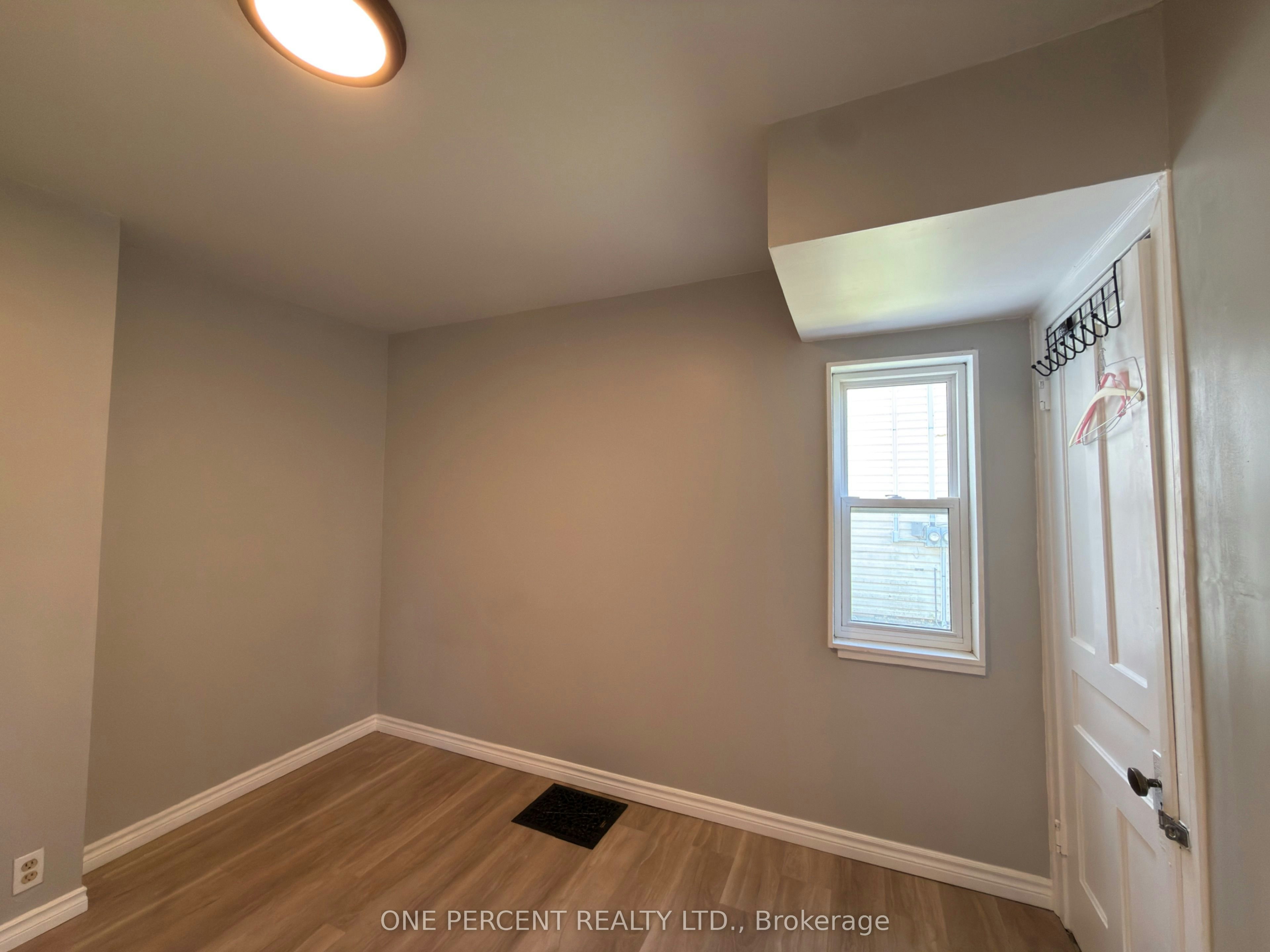5082 Saint Lawrence Avenue, Niagara Falls, ON, L2E 3Y8 - 9