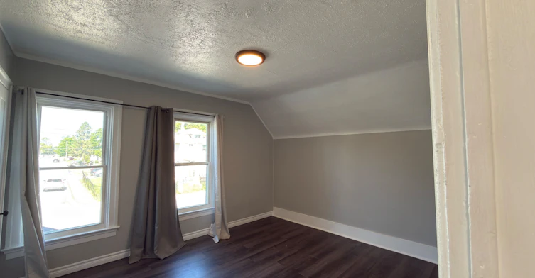 5082 Saint Lawrence Avenue, Niagara Falls, ON, L2E 3Y8 - 18
