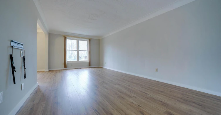 23 Taymall Street, Hamilton, ON, L8W 1Z7 - 4