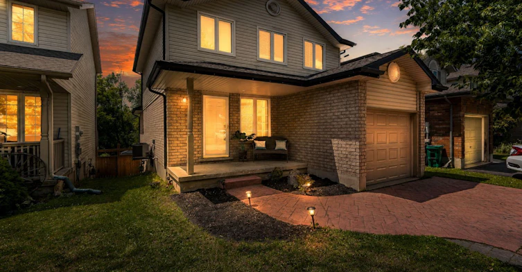 63 Wood Grove Crescent, Cambridge, ON, N1T 2A1 - 2