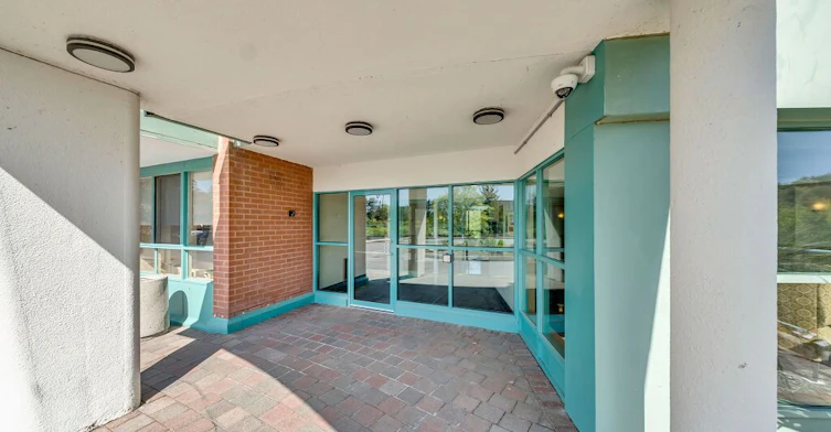 611-30 Blue Springs Drive, Waterloo, ON, N2J 4T2 - 6