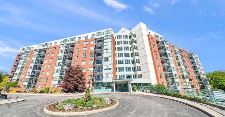 611-30 Blue Springs Drive, Waterloo, ON, N2J 4T2 - 4