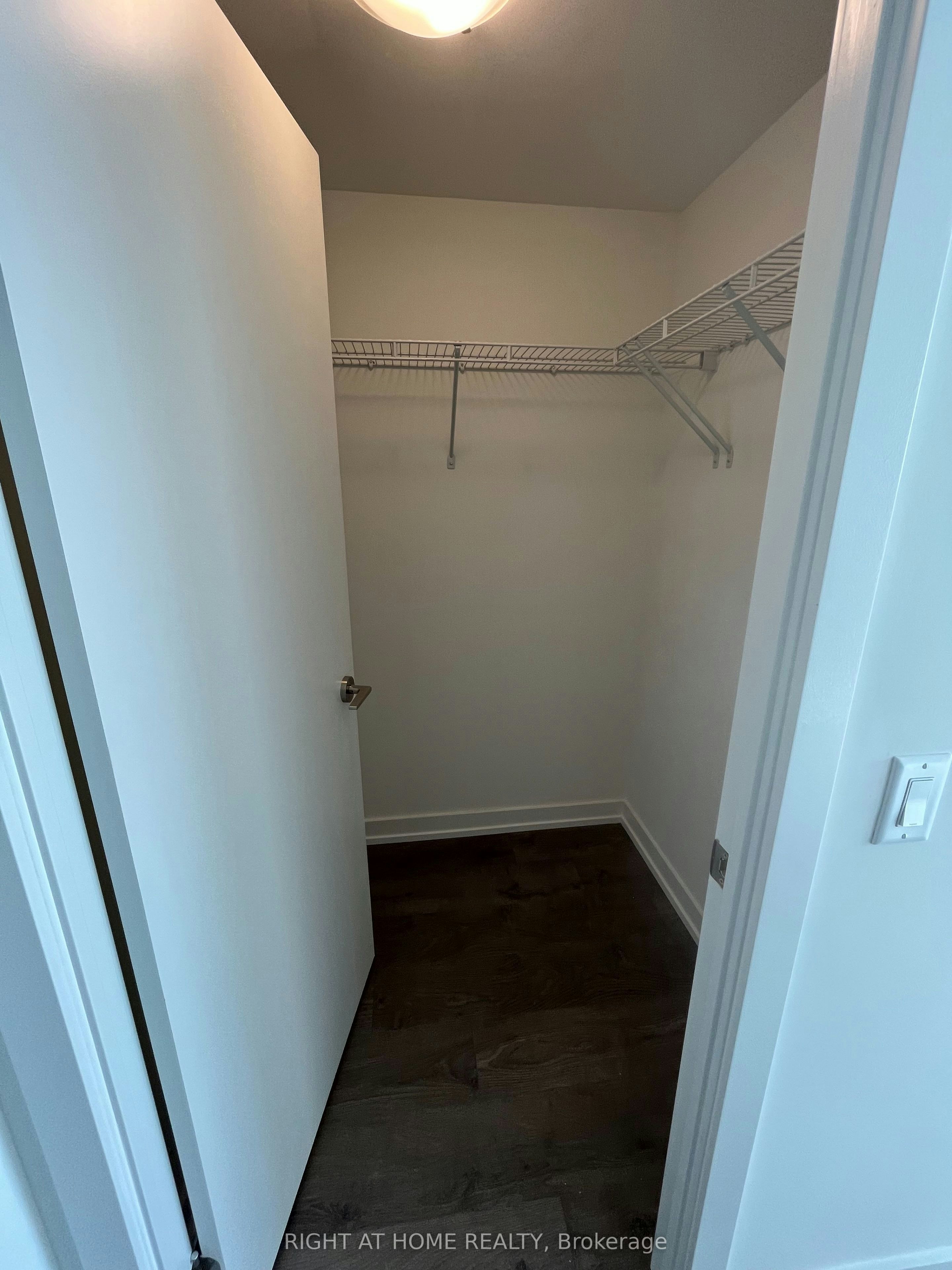 1501-55 Duke Street W, Kitchener, ON, N2H 0C9 - 4