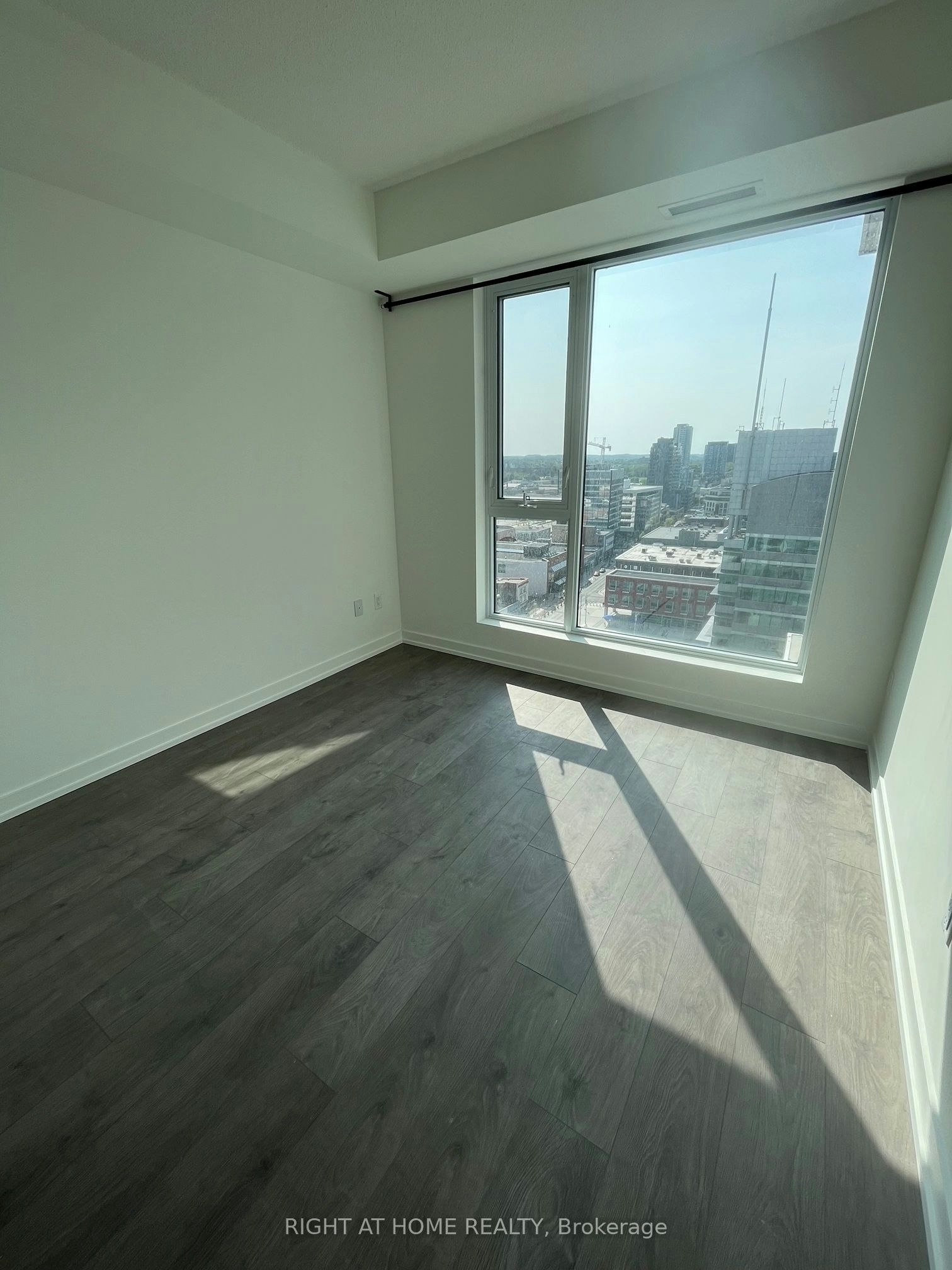 1501-55 Duke Street W, Kitchener, ON, N2H 0C9 - 7