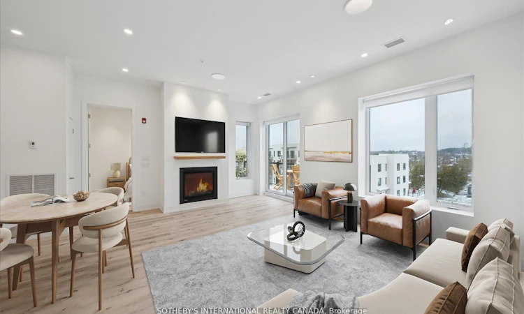 Penthouse 1-19A West Street N